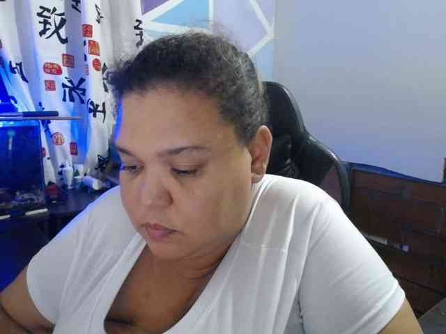 beautifulchubbyqueen webcam