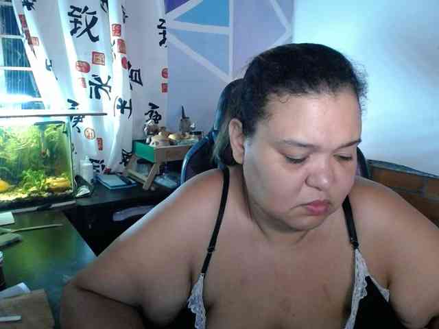 beautifulchubbyqueen webcam