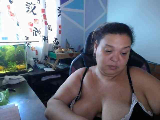 beautifulchubbyqueen webcam