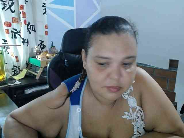 beautifulchubbyqueen webcam