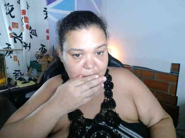 beautifulchubbyqueen webcam