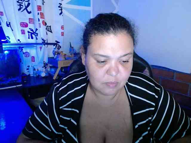 beautifulchubbyqueen webcam