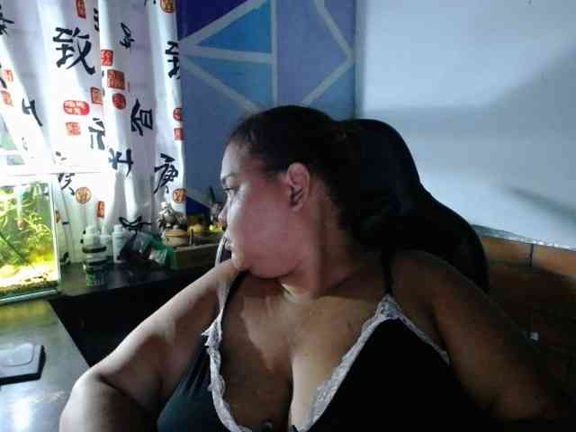 beautifulchubbyqueen webcam