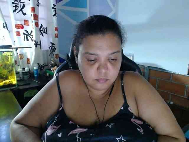 beautifulchubbyqueen webcam