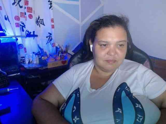 beautifulchubbyqueen webcam