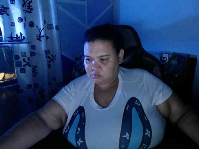 beautifulchubbyqueen webcam