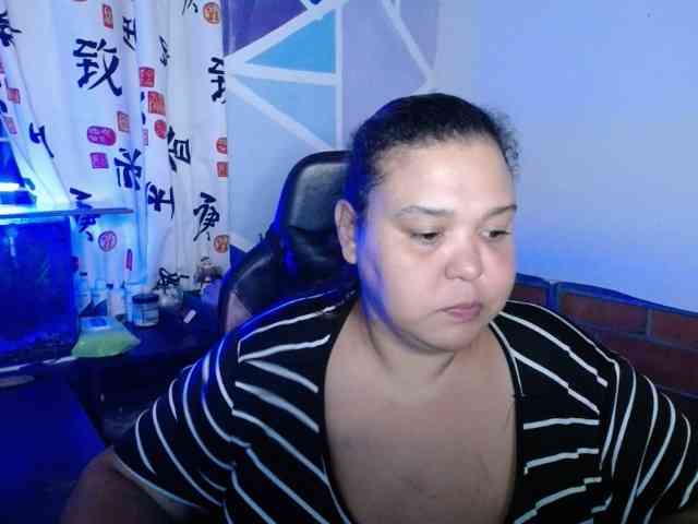 beautifulchubbyqueen webcam