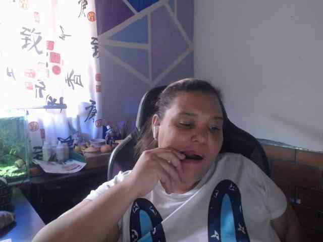 beautifulchubbyqueen webcam