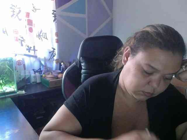 beautifulchubbyqueen webcam