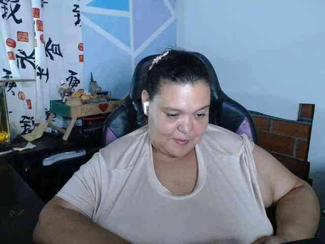 beautifulchubbyqueen webcam