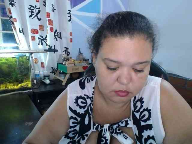 beautifulchubbyqueen webcam