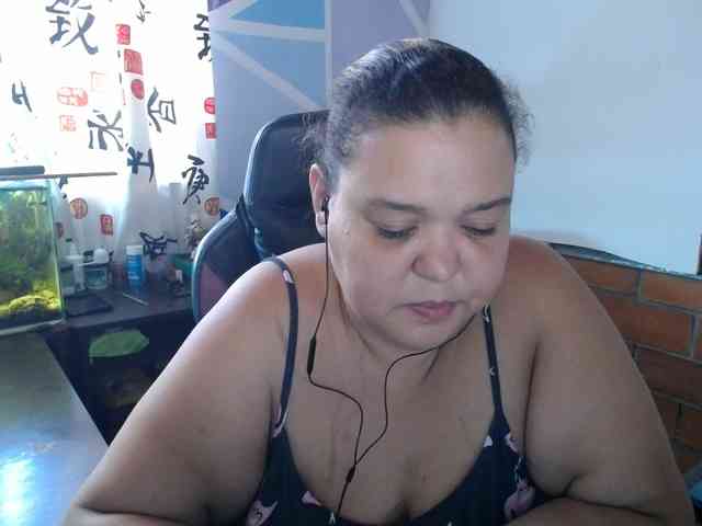 beautifulchubbyqueen webcam