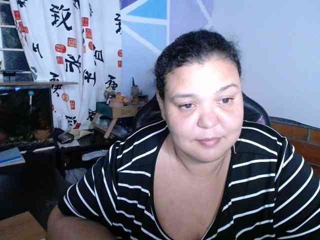 beautifulchubbyqueen webcam