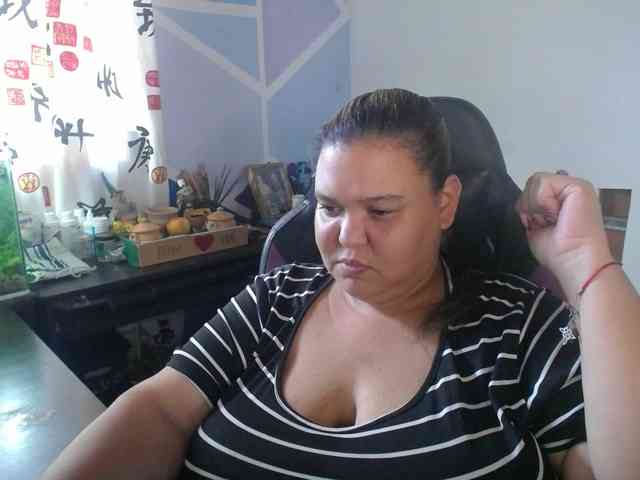 beautifulchubbyqueen webcam