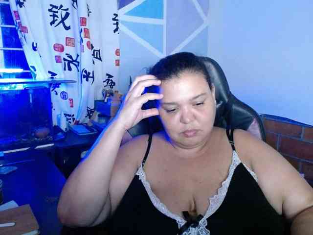 beautifulchubbyqueen webcam