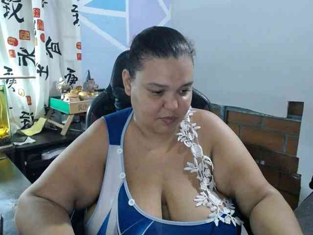 beautifulchubbyqueen webcam