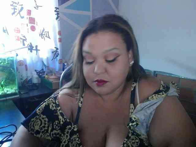 beautifulchubbyqueen webcam