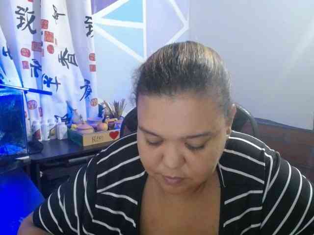 beautifulchubbyqueen webcam