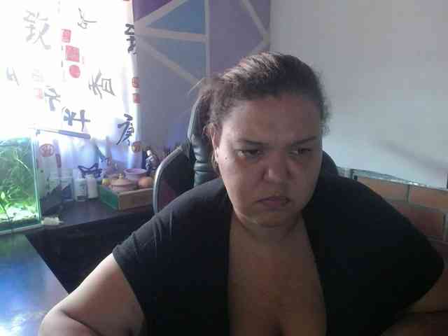 beautifulchubbyqueen webcam