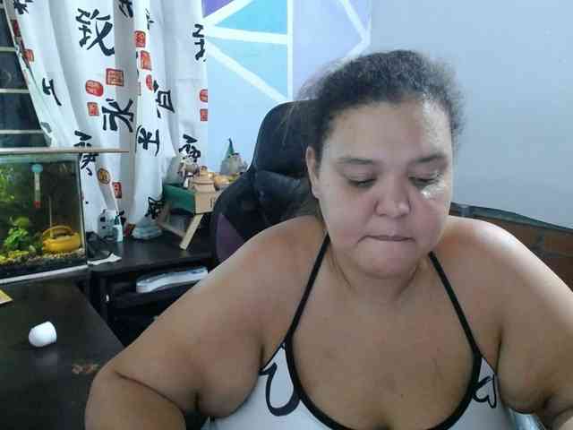 beautifulchubbyqueen webcam