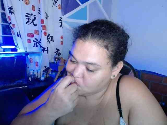 beautifulchubbyqueen webcam