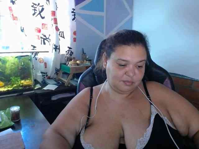 beautifulchubbyqueen webcam