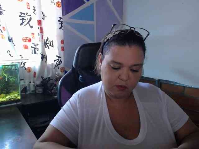 beautifulchubbyqueen webcam