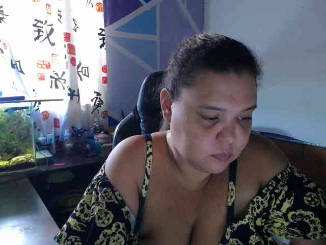 beautifulchubbyqueen webcam