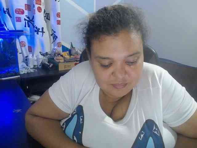 beautifulchubbyqueen webcam