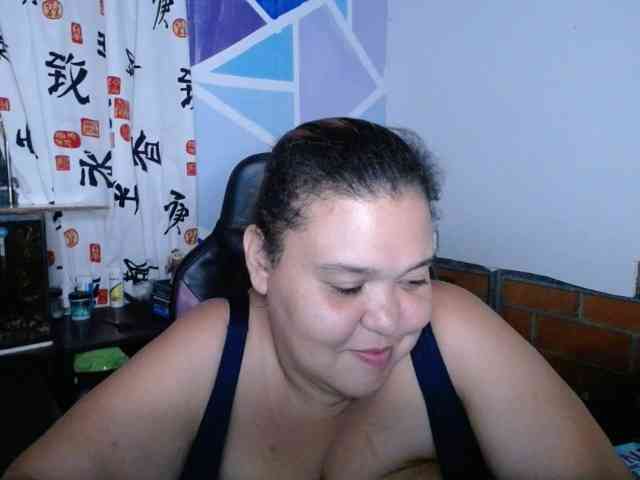 beautifulchubbyqueen webcam