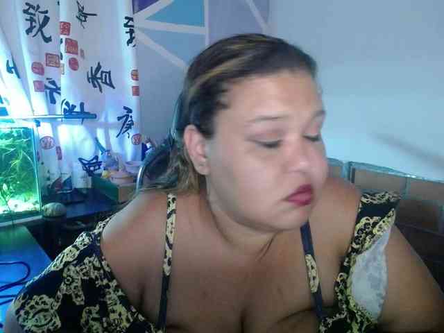 beautifulchubbyqueen webcam