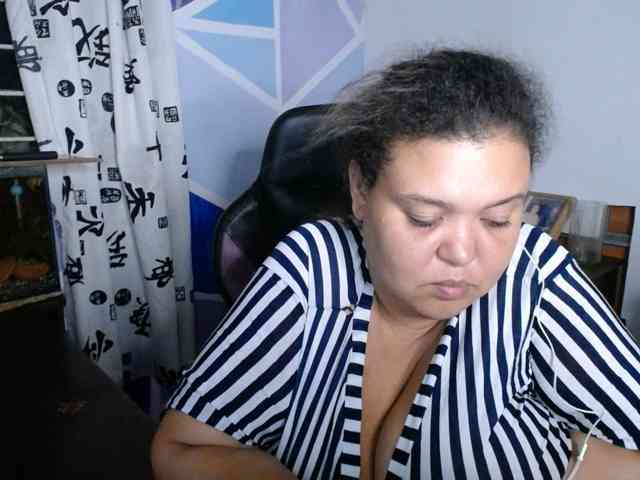 beautifulchubbyqueen webcam