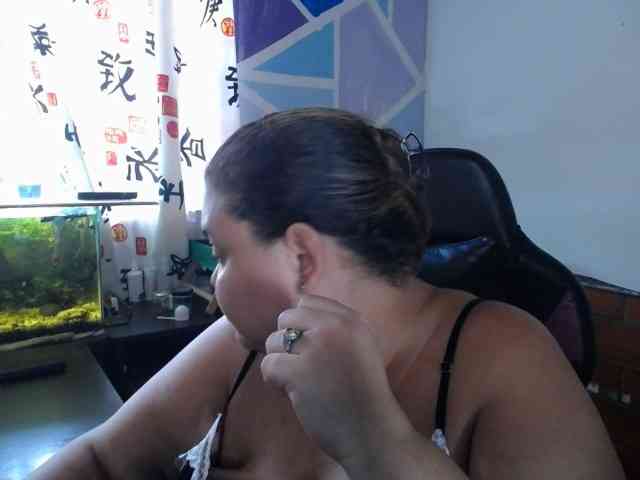 beautifulchubbyqueen webcam