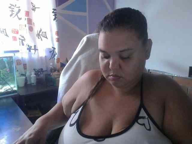 beautifulchubbyqueen webcam