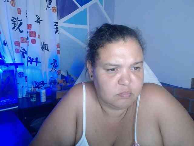 beautifulchubbyqueen webcam