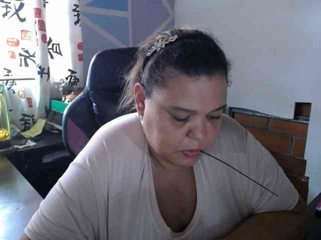 beautifulchubbyqueen webcam