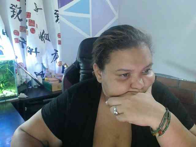 beautifulchubbyqueen webcam