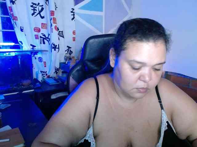 beautifulchubbyqueen webcam