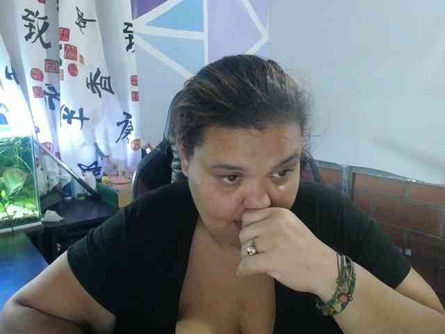 beautifulchubbyqueen webcam