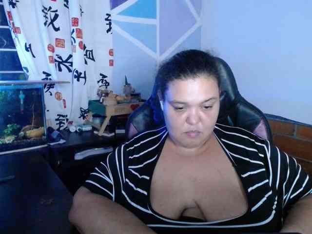beautifulchubbyqueen webcam