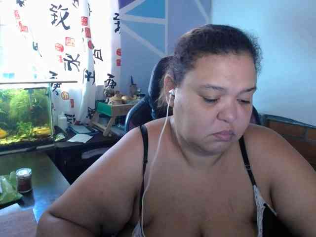 beautifulchubbyqueen webcam