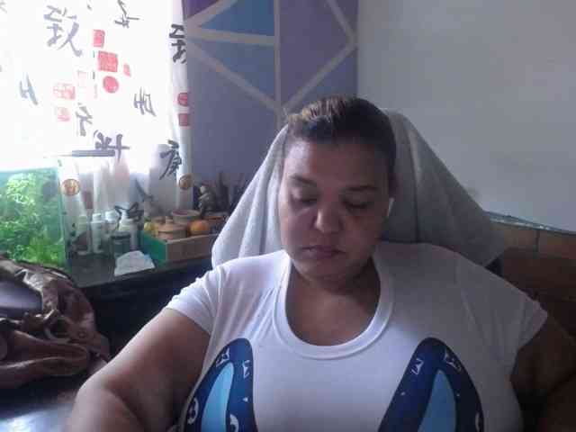 beautifulchubbyqueen webcam