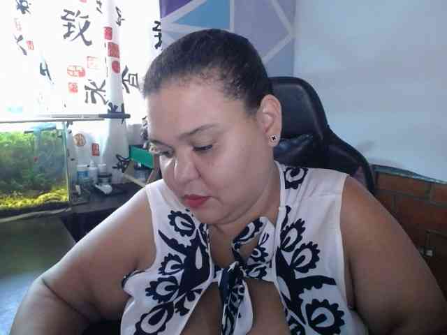 beautifulchubbyqueen webcam