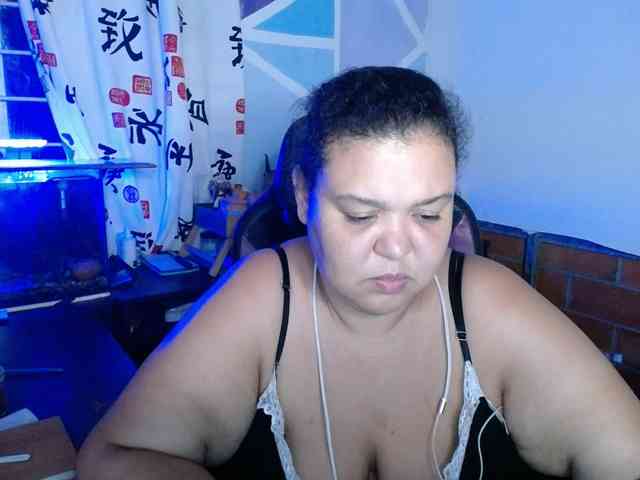beautifulchubbyqueen webcam