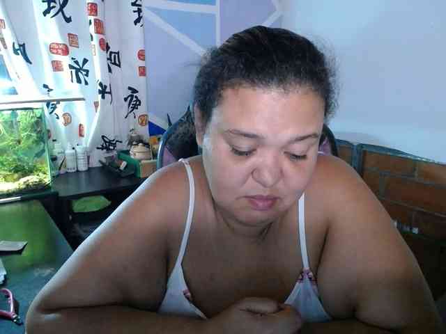 beautifulchubbyqueen webcam