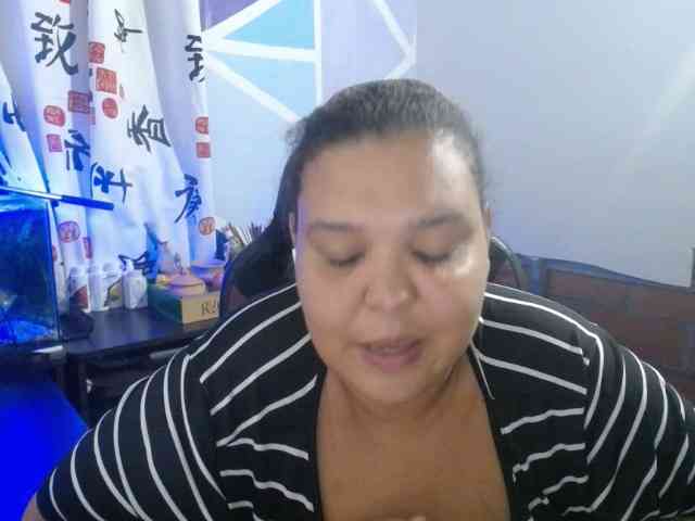beautifulchubbyqueen webcam