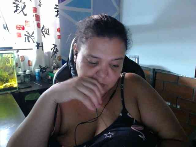 beautifulchubbyqueen webcam