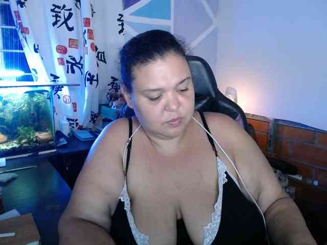 beautifulchubbyqueen webcam