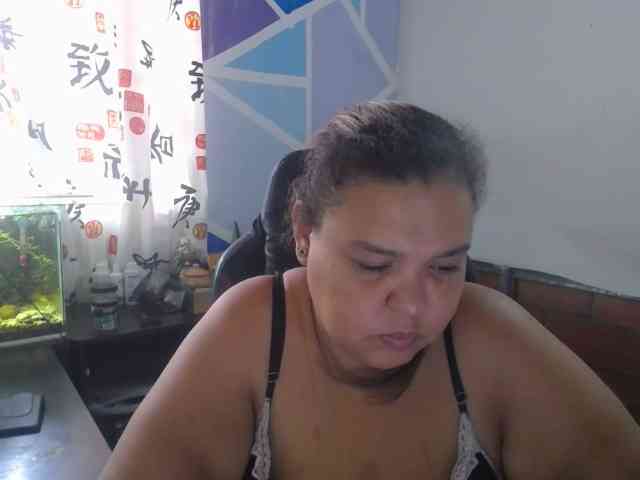 beautifulchubbyqueen webcam
