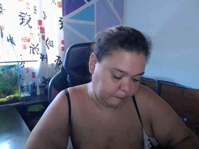 beautifulchubbyqueen webcam